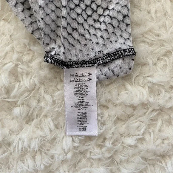 MICHAEL Michael Kors Snake Print Short Sleeve T-Shirt Top Size Petite Medium - Picture 4 of 6